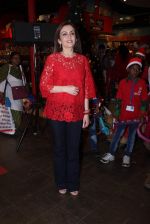 Nita Ambani at Hamleys christmas for kids on 23rd Dec 2015